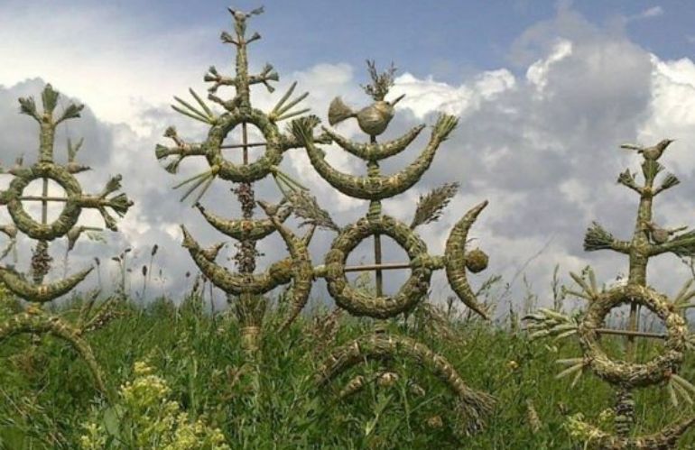 SOLSTIZIO FUOCHI E INTRECCI D'ERBA ANCESTRALI