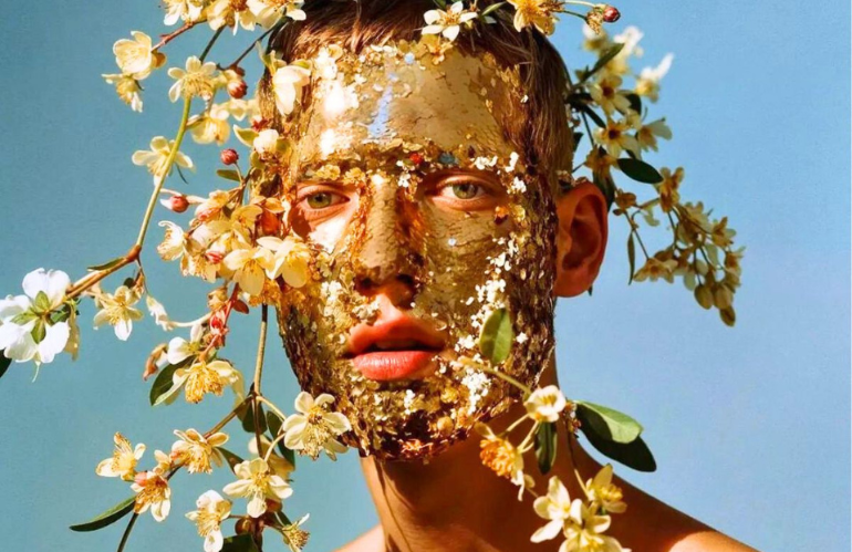 Composizione floreale simbolica in stile Katoba