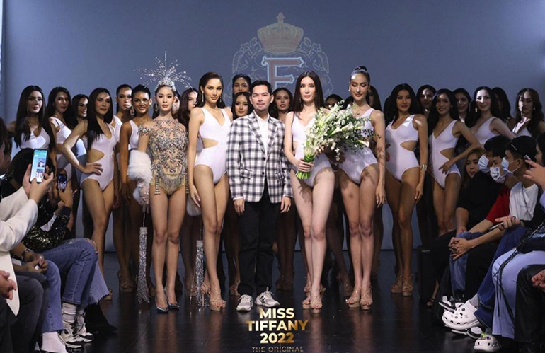 La Diva Tailandese: i Designer di Fiori Sbocciano nell'Eccellenza