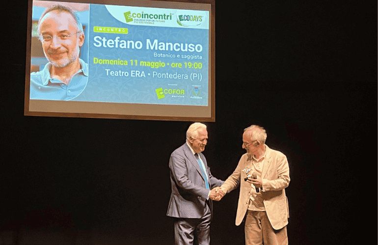 STEFANO MANCUSO RICEVE IL PEGASO D'ORO ALLA CULTURA: "L'EUROPA È UN MODELLO DA SEGUIRE"