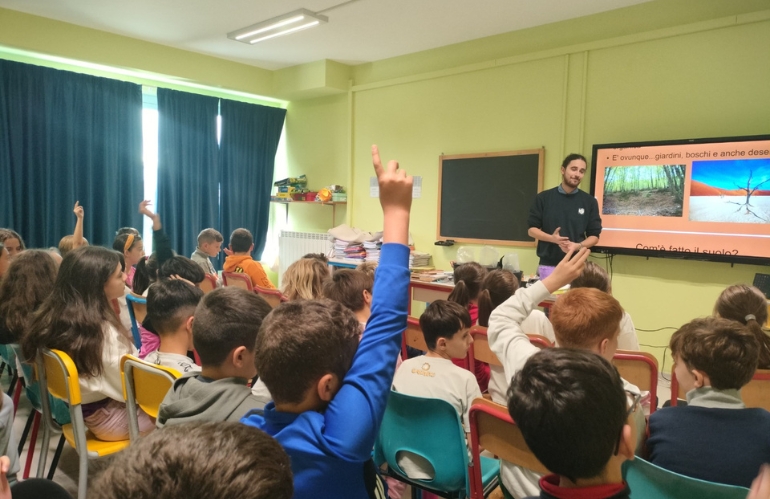 AVI porta il vivaismo nelle scuole: a Pistoia un progetto educativo per i bambini